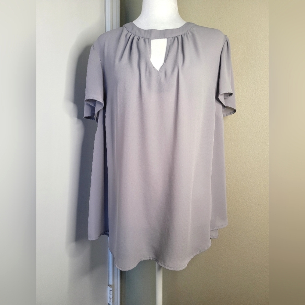 Torrid Round Split Neck Blouse, Womens Grey Size 1 (Plus)